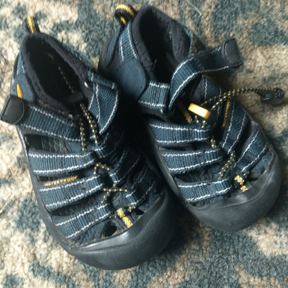 Toddler Size 9 KEEN SANDALS EUC